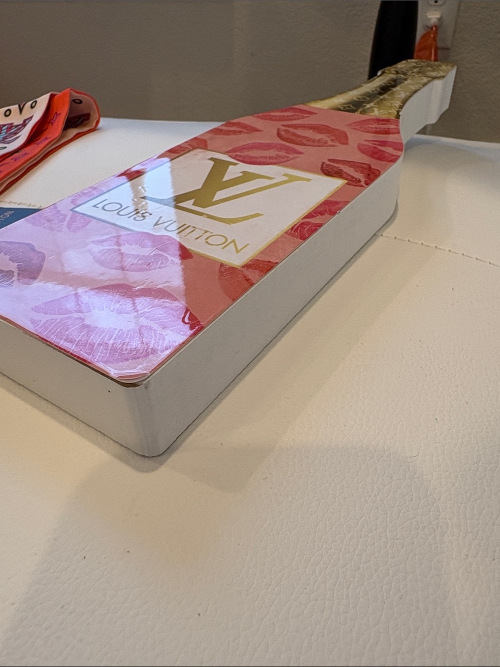 New Wood Louis Vuitton Home Decor & Silk Pink Orange Monogram Twilly Ribbon - Picture 4 of 8